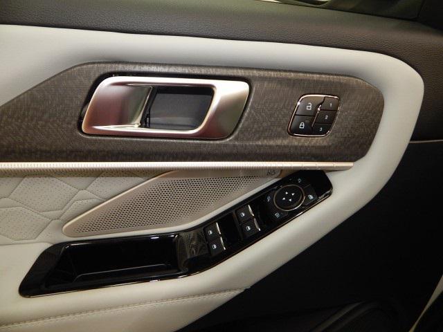 new 2025 Ford Explorer car, priced at $60,640