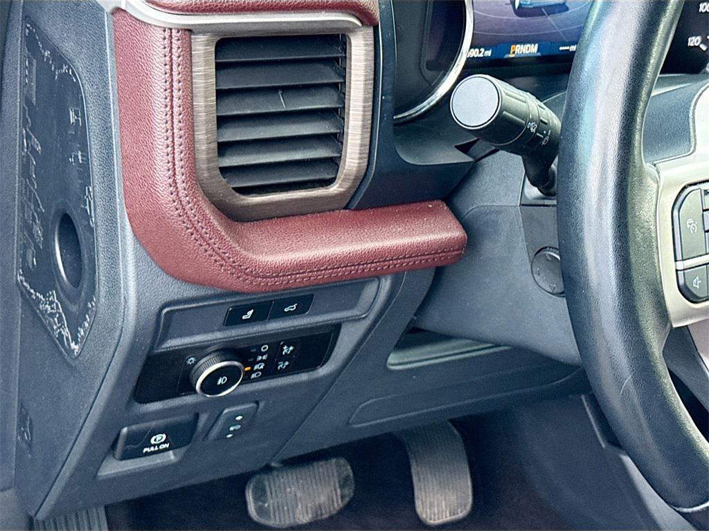 used 2023 Ford Expedition car, priced at $37,266