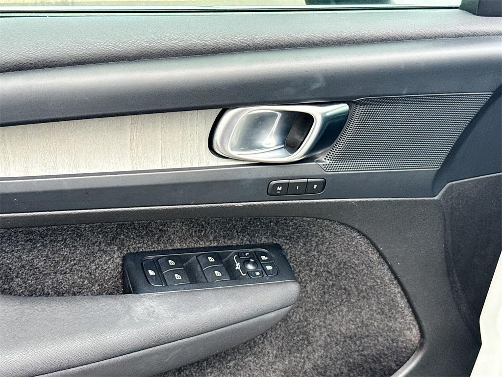 used 2024 Volvo XC40 car, priced at $28,524