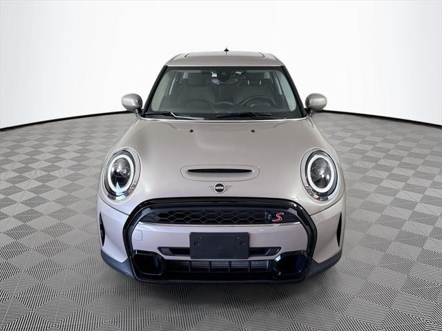 used 2024 MINI Hardtop car, priced at $23,096