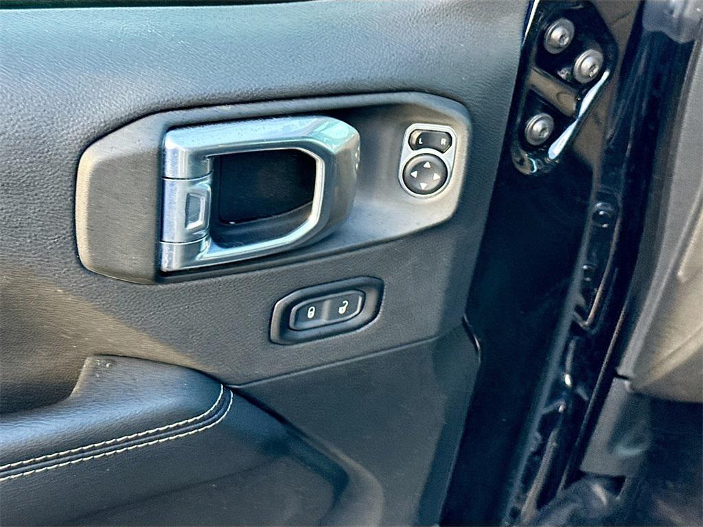 used 2021 Jeep Wrangler Unlimited car, priced at $28,073