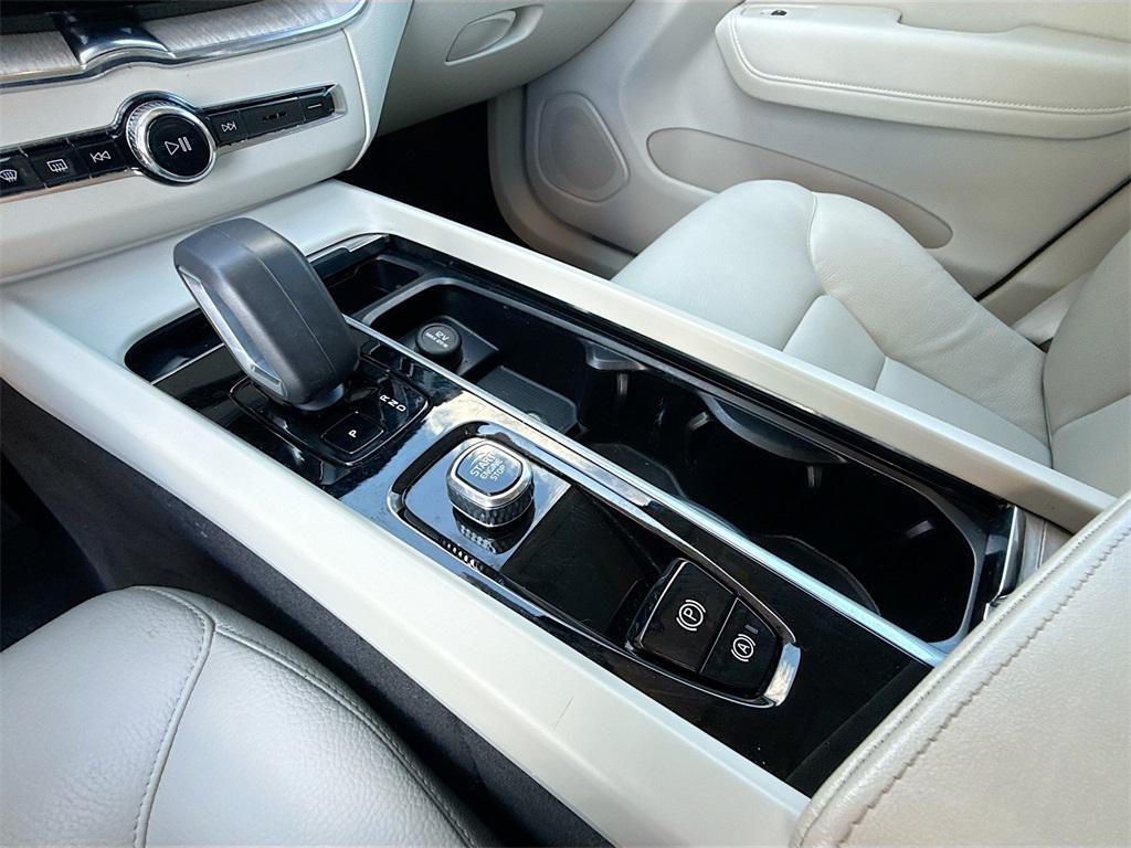 used 2023 Volvo XC60 car, priced at $31,522