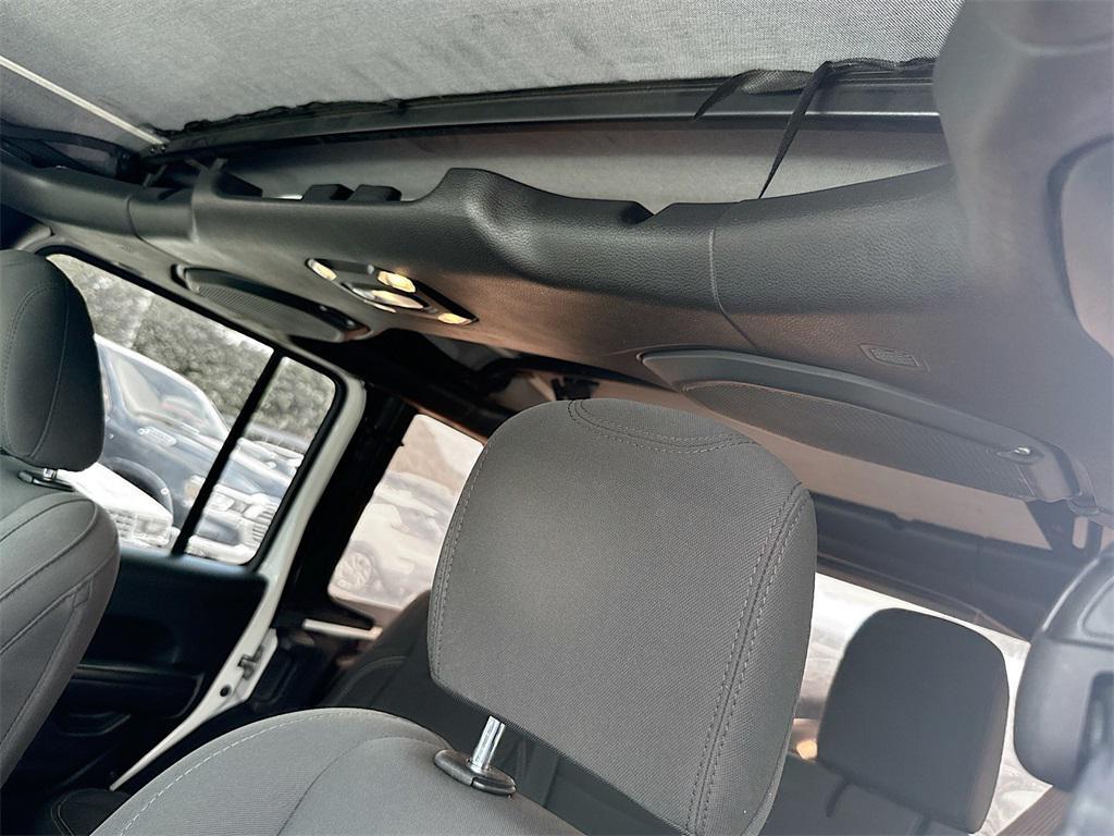 used 2021 Jeep Wrangler Unlimited car, priced at $25,131