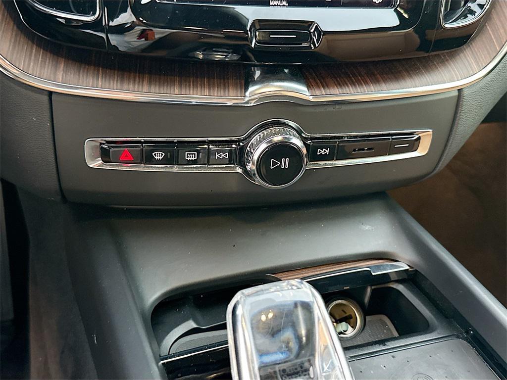 used 2022 Volvo XC60 car, priced at $29,555
