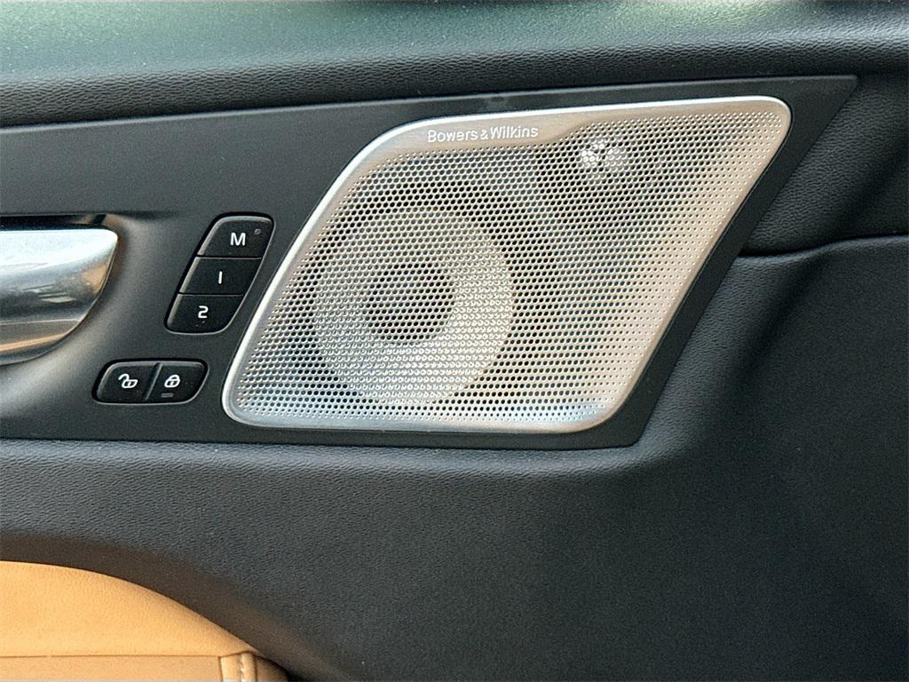 used 2022 Volvo XC60 car, priced at $29,555