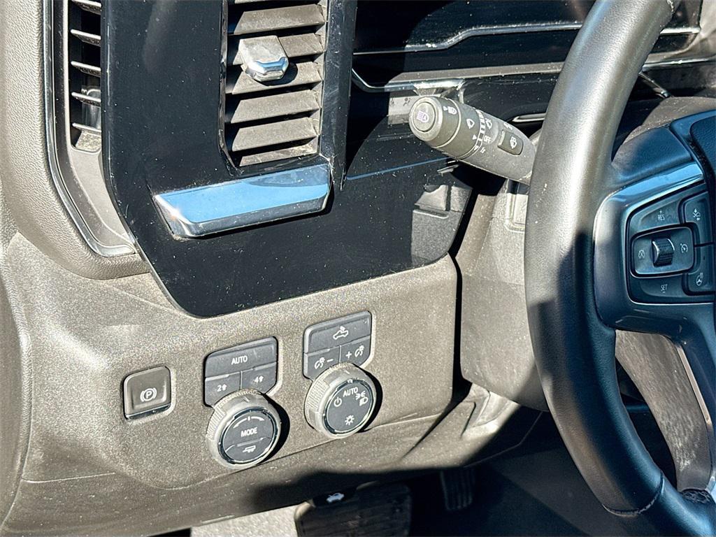 used 2024 Chevrolet Silverado 1500 car, priced at $32,133