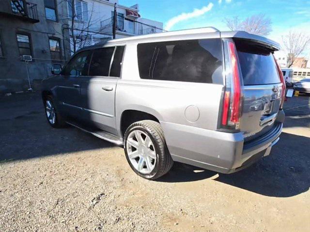 used 2019 Cadillac Escalade ESV car, priced at $31,915