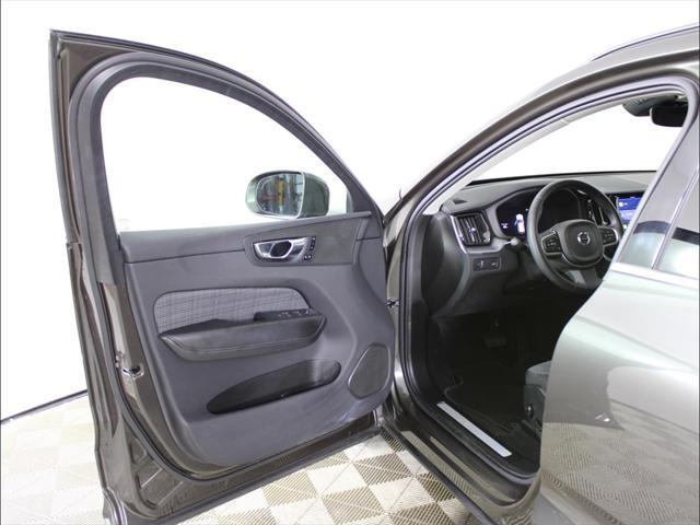 used 2022 Volvo XC60 car, priced at $27,984