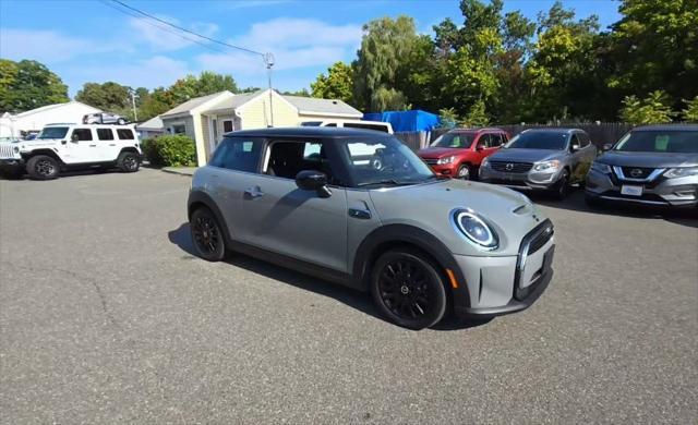 used 2022 MINI Hardtop car, priced at $19,303