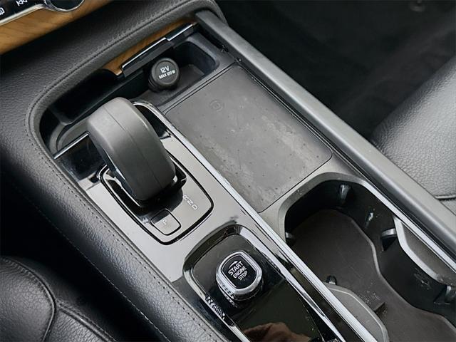 used 2022 Volvo XC90 Recharge Plug-In Hybrid car, priced at $32,663