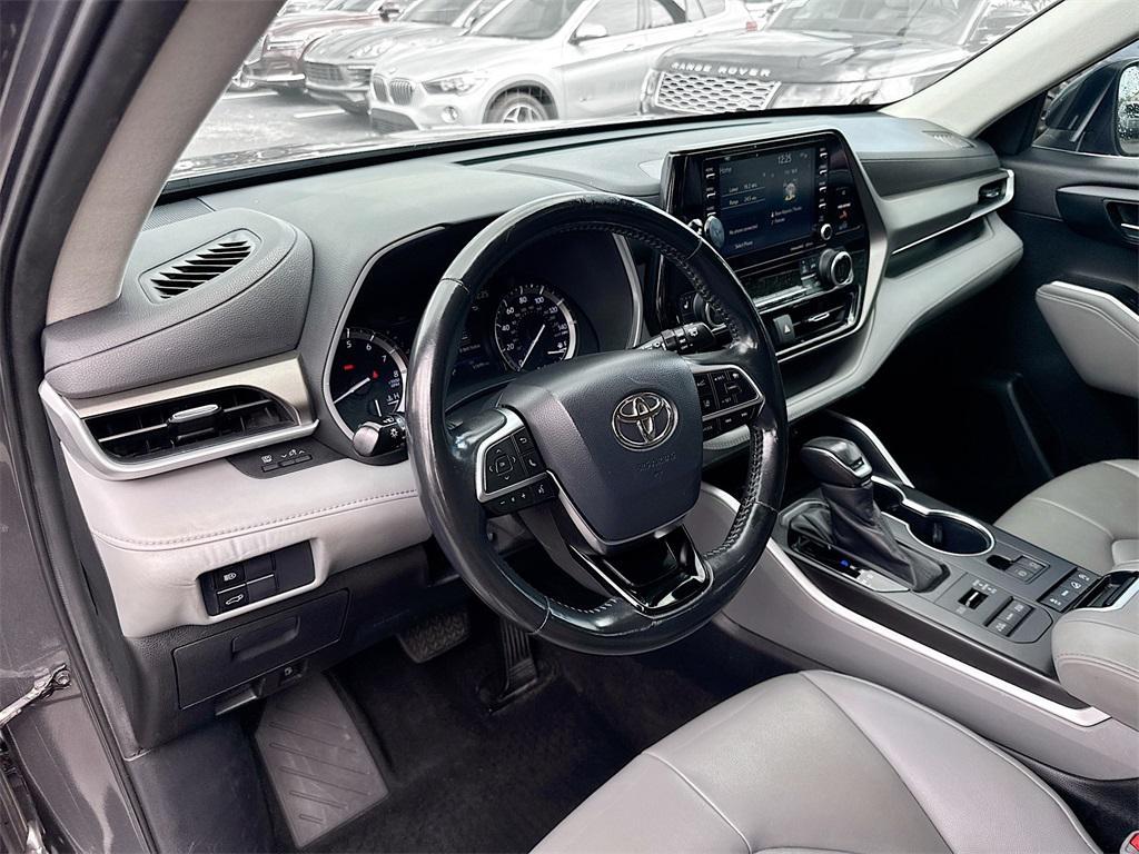 used 2020 Toyota Highlander car, priced at $27,311