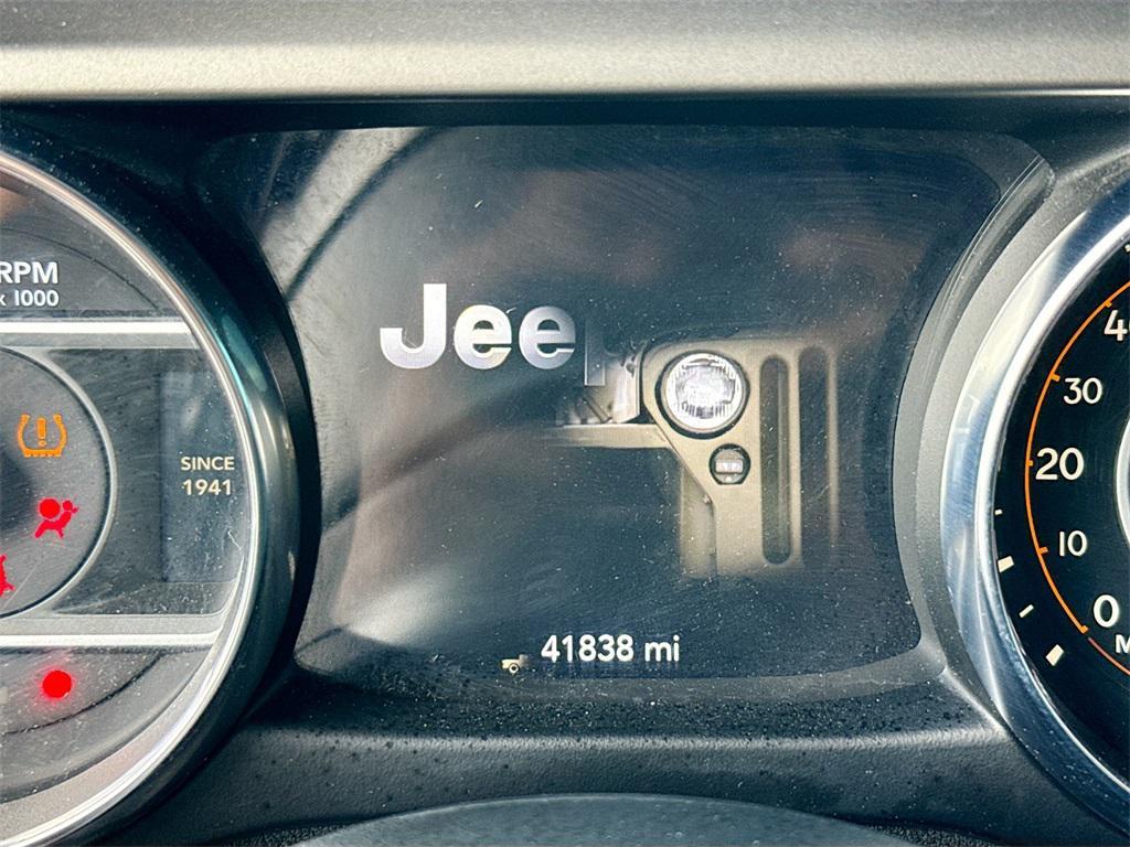 used 2021 Jeep Gladiator car, priced at $27,109