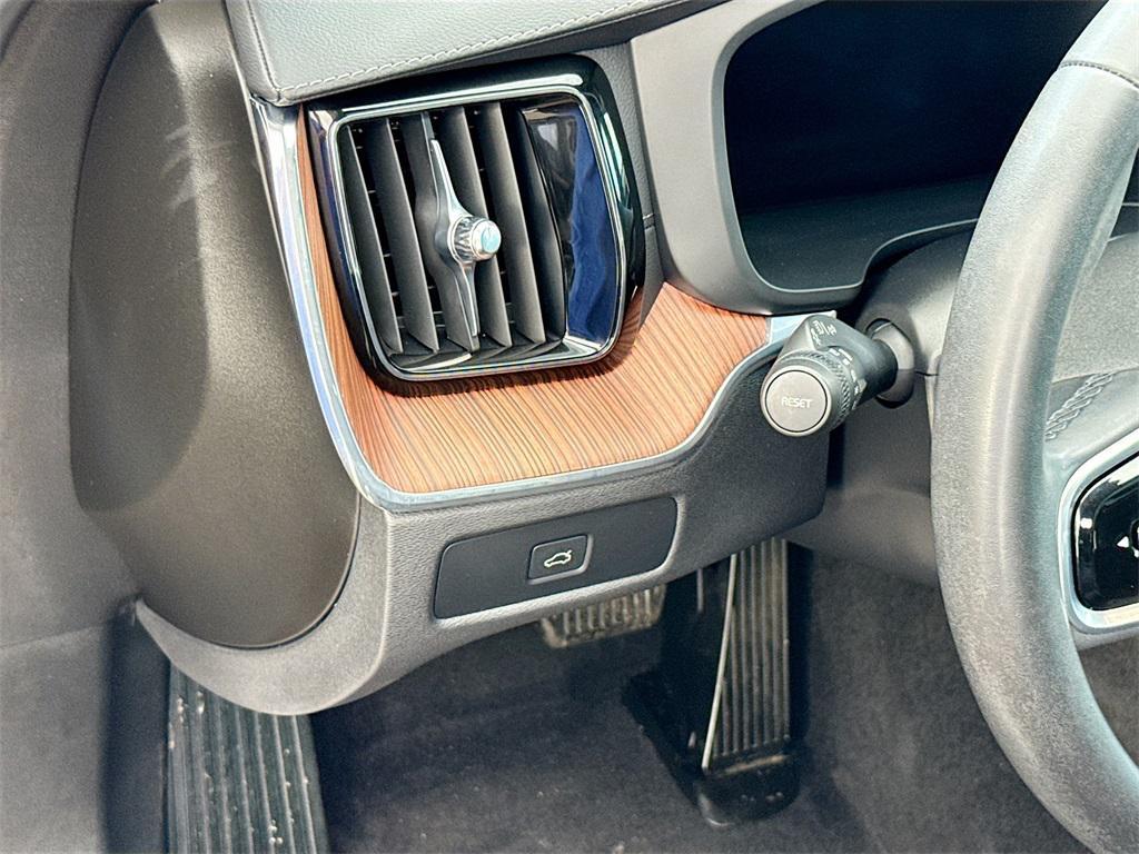 used 2023 Volvo XC60 car, priced at $27,208