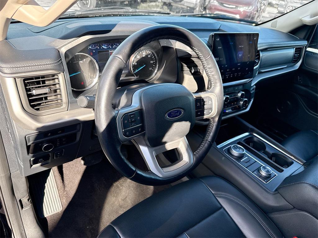 used 2023 Ford Expedition car, priced at $38,278