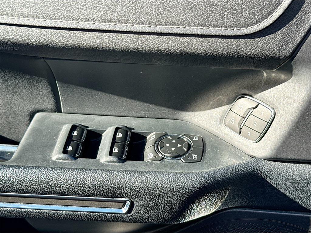 used 2023 Ford Expedition car, priced at $38,278