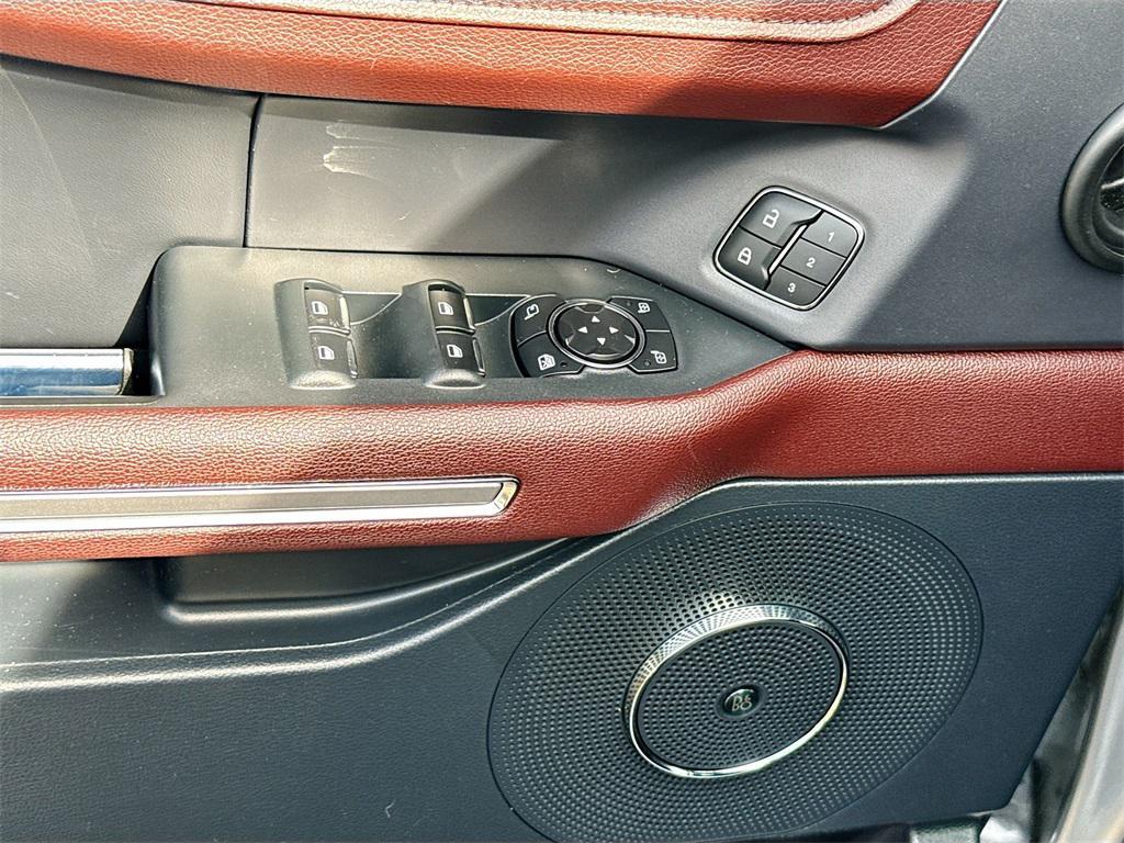 used 2022 Ford Expedition Max car, priced at $36,108