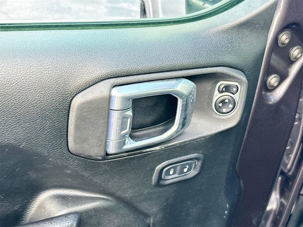 used 2021 Jeep Wrangler Unlimited car, priced at $25,329