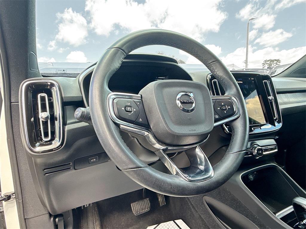 used 2023 Volvo XC40 Recharge Pure Electric car, priced at $25,113