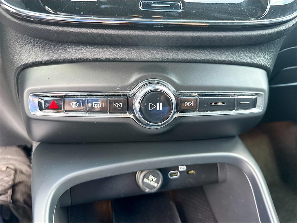 used 2023 Volvo XC40 Recharge Pure Electric car, priced at $25,113
