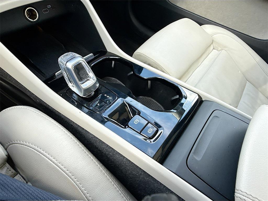 used 2023 Volvo XC40 car, priced at $21,530