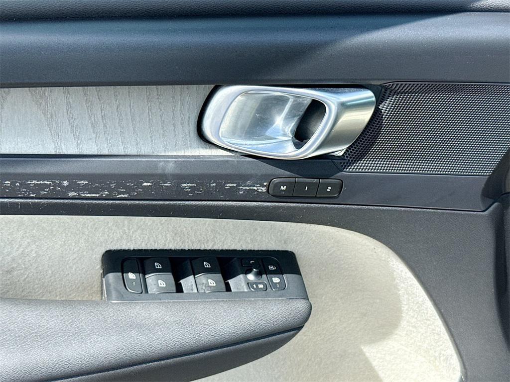 used 2023 Volvo XC40 car, priced at $21,530