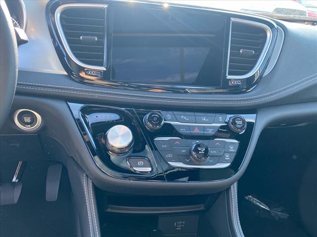 new 2026 Chrysler Pacifica car, priced at $54,285