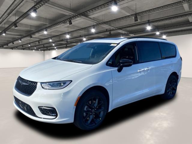 new 2026 Chrysler Pacifica car, priced at $54,285