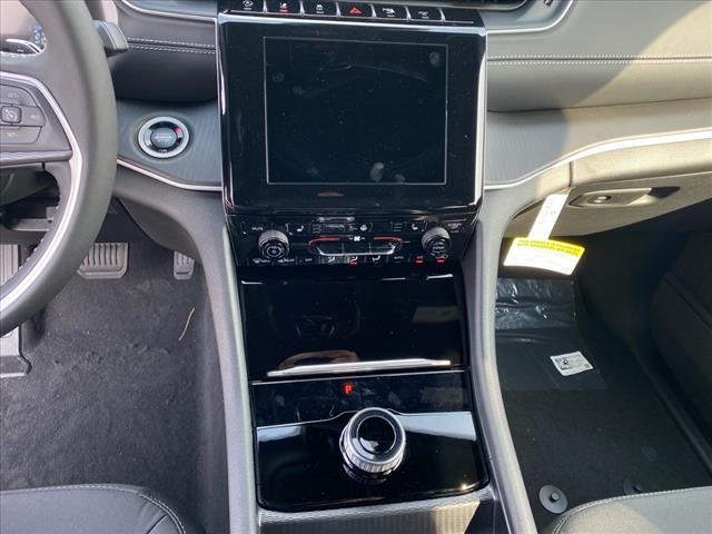 new 2025 Jeep Grand Cherokee car, priced at $43,575