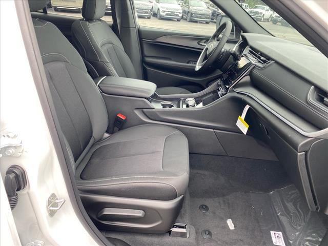 new 2025 Jeep Grand Cherokee car, priced at $39,825