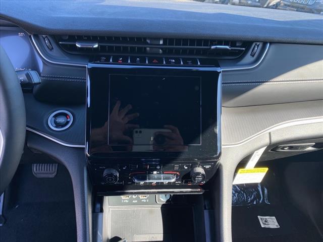 new 2025 Jeep Grand Cherokee car, priced at $41,920