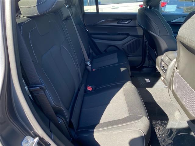 new 2025 Jeep Grand Cherokee car, priced at $41,920