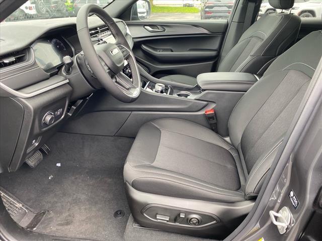 new 2025 Jeep Grand Cherokee car, priced at $41,238