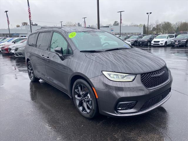 used 2022 Chrysler Pacifica car, priced at $36,991