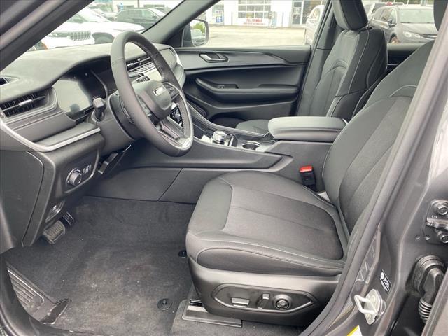 new 2025 Jeep Grand Cherokee car, priced at $44,170