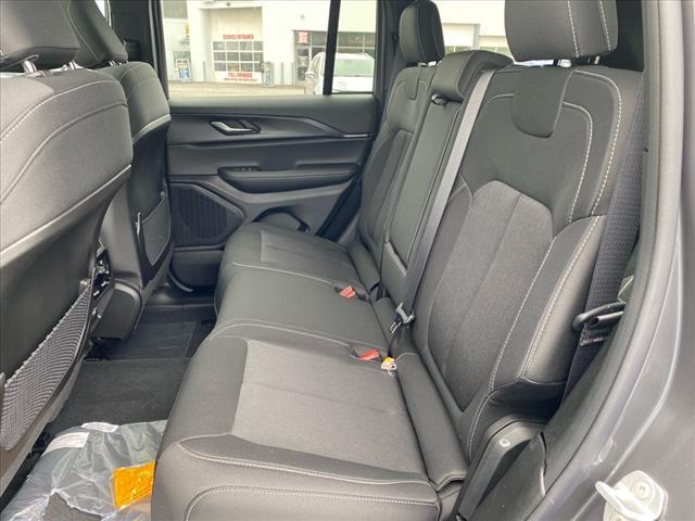 new 2025 Jeep Grand Cherokee car, priced at $44,170