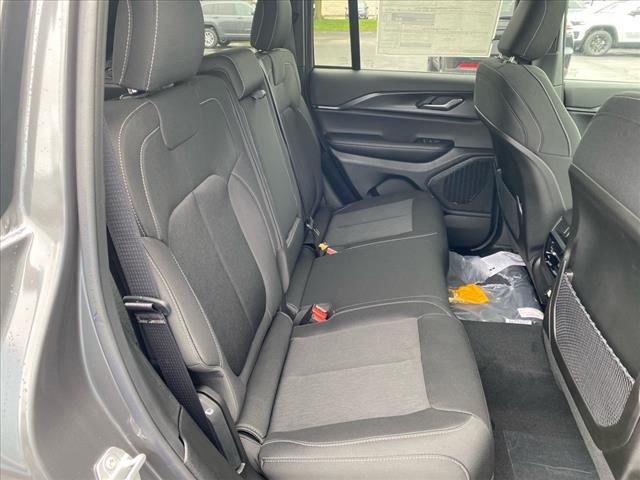 new 2025 Jeep Grand Cherokee car, priced at $44,170