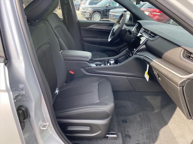new 2025 Jeep Grand Cherokee car, priced at $44,170