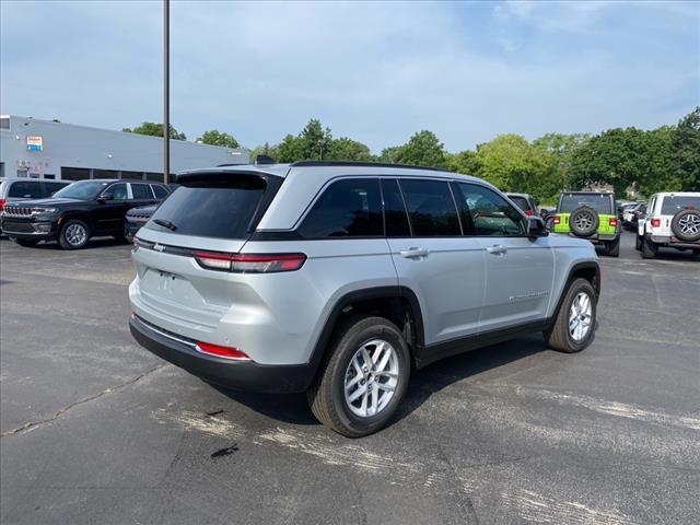 new 2025 Jeep Grand Cherokee car, priced at $44,170