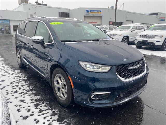 used 2023 Chrysler Pacifica car