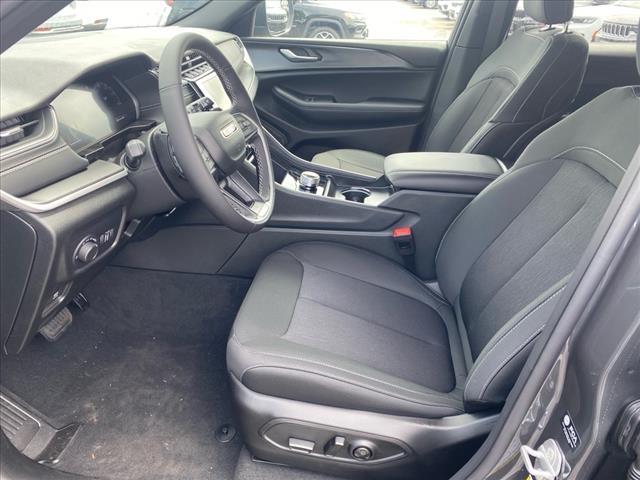 new 2025 Jeep Grand Cherokee car, priced at $41,772