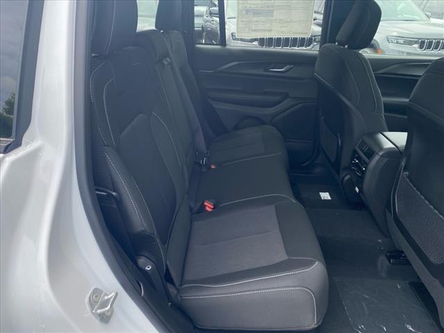 new 2025 Jeep Grand Cherokee car, priced at $41,177