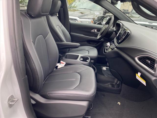 new 2026 Chrysler Pacifica car, priced at $48,785