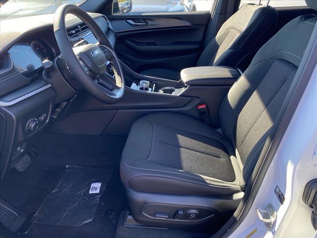 new 2025 Jeep Grand Cherokee car, priced at $41,325