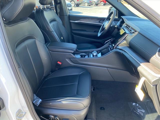 new 2025 Jeep Grand Cherokee car, priced at $51,565