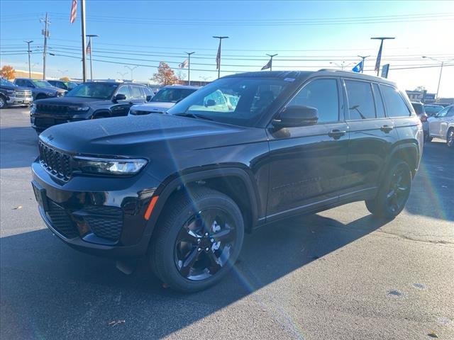 new 2025 Jeep Grand Cherokee car, priced at $47,175