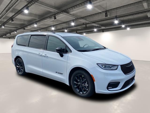 new 2025 Chrysler Pacifica car, priced at $48,265