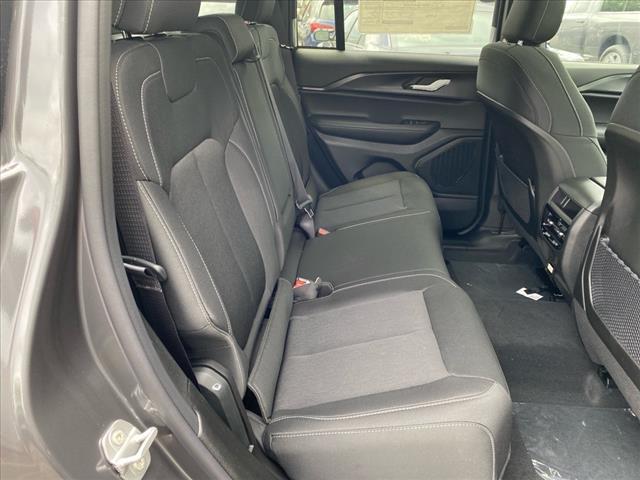 new 2025 Jeep Grand Cherokee car, priced at $44,170
