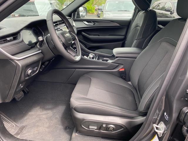 new 2025 Jeep Grand Cherokee car, priced at $44,170