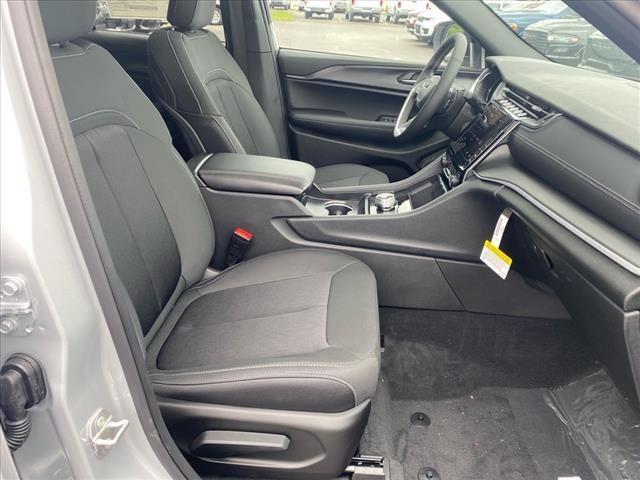 new 2025 Jeep Grand Cherokee car, priced at $41,772