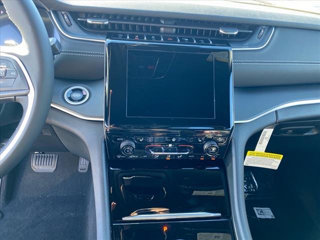 new 2025 Jeep Grand Cherokee car, priced at $41,920